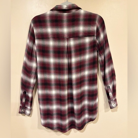 American Eagle Womens Plaid Flannel Button Front Shirt Burgundy Gray Size Small - Picture 7 of 7